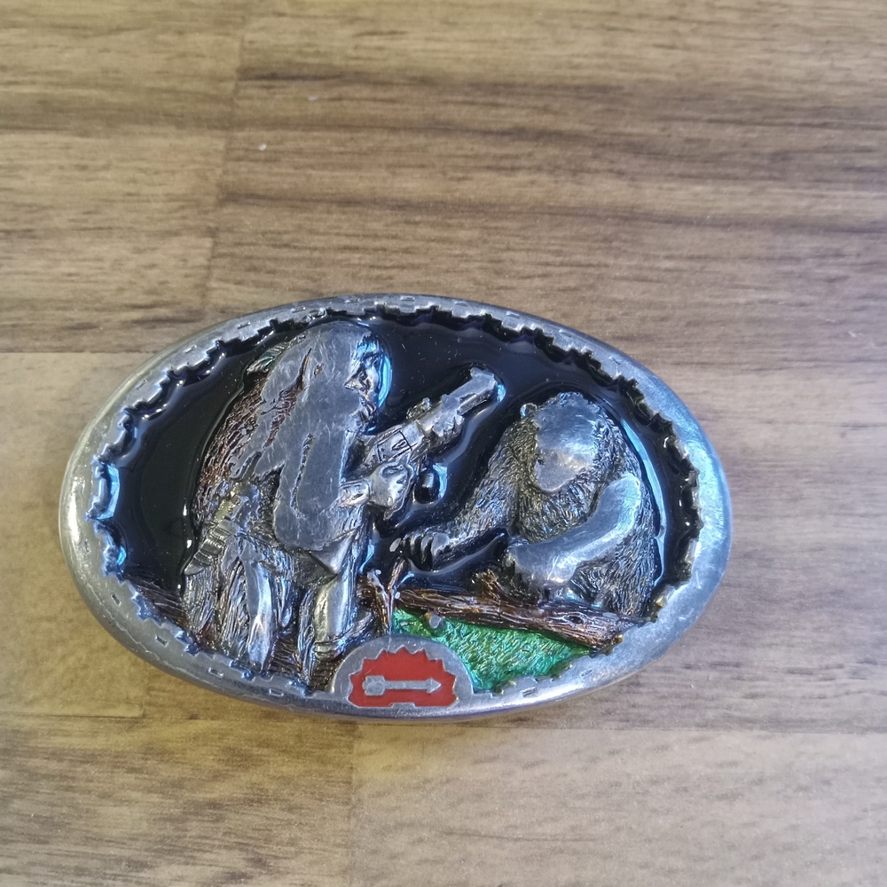 Silver Oval Belt Buckle with Hunter and Bear Design